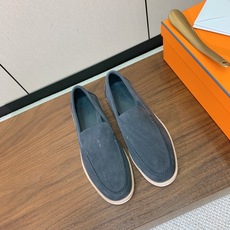 【Herm*s】高版本情侣款乐福鞋。饰有标志性“H Diamant”细节。打造时尚休闲的风格。此款拥有舒适的鞋面,具有很 【Herm*s】高版本情侣款乐福鞋。饰有标志性“H Diamant”细节。打造时尚休闲的风格。此款拥有舒适的鞋面,具有很