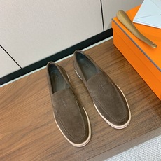 【Herm*s】高版本情侣款乐福鞋。饰有标志性“H Diamant”细节。打造时尚休闲的风格。此款拥有舒适的鞋面,具有很 【Herm*s】高版本情侣款乐福鞋。饰有标志性“H Diamant”细节。打造时尚休闲的风格。此款拥有舒适的鞋面,具有很