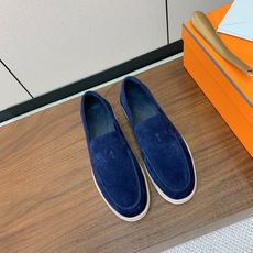 【Herm*s】高版本情侣款乐福鞋。饰有标志性“H Diamant”细节。打造时尚休闲的风格。此款拥有舒适的鞋面,具有很 【Herm*s】高版本情侣款乐福鞋。饰有标志性“H Diamant”细节。打造时尚休闲的风格。此款拥有舒适的鞋面,具有很