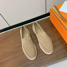 【Herm*s】高版本情侣款乐福鞋。饰有标志性“H Diamant”细节。打造时尚休闲的风格。此款拥有舒适的鞋面,具有很 【Herm*s】高版本情侣款乐福鞋。饰有标志性“H Diamant”细节。打造时尚休闲的风格。此款拥有舒适的鞋面,具有很