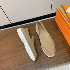 【Herm*s】高版本情侣款乐福鞋。饰有标志性“H Diamant”细节。打造时尚休闲的风格。此款拥有舒适的鞋面,具有很 【Herm*s】高版本情侣款乐福鞋。饰有标志性“H Diamant”细节。打造时尚休闲的风格。此款拥有舒适的鞋面,具有很
