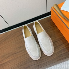 【Herm*s】高版本情侣款乐福鞋。饰有标志性“H Diamant”细节。打造时尚休闲的风格。此款拥有舒适的鞋面,具有很 【Herm*s】高版本情侣款乐福鞋。饰有标志性“H Diamant”细节。打造时尚休闲的风格。此款拥有舒适的鞋面,具有很