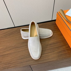 【Herm*s】高版本情侣款乐福鞋。饰有标志性“H Diamant”细节。打造时尚休闲的风格。此款拥有舒适的鞋面,具有很 【Herm*s】高版本情侣款乐福鞋。饰有标志性“H Diamant”细节。打造时尚休闲的风格。此款拥有舒适的鞋面,具有很