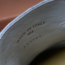 【Loro Piana】顶级版本男款乐福鞋,原版一比一。品牌低调奢华柔软一贯纯色简约的设计风格。皮质柔软舒适度极高 材质 【Loro Piana】顶级版本男款乐福鞋,原版一比一。品牌低调奢华柔软一贯纯色简约的设计风格。皮质柔软舒适度极高 材质