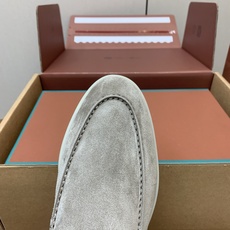 【Loro Piana】顶级版本男款乐福鞋,原版一比一。品牌低调奢华柔软一贯纯色简约的设计风格。皮质柔软舒适度极高 材质 【Loro Piana】顶级版本男款乐福鞋,原版一比一。品牌低调奢华柔软一贯纯色简约的设计风格。皮质柔软舒适度极高 材质