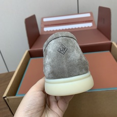 【Loro Piana】顶级版本男款乐福鞋,原版一比一。品牌低调奢华柔软一贯纯色简约的设计风格。皮质柔软舒适度极高 材质 【Loro Piana】顶级版本男款乐福鞋,原版一比一。品牌低调奢华柔软一贯纯色简约的设计风格。皮质柔软舒适度极高 材质