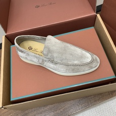 【Loro Piana】顶级版本男款乐福鞋,原版一比一。品牌低调奢华柔软一贯纯色简约的设计风格。皮质柔软舒适度极高 材质 【Loro Piana】顶级版本男款乐福鞋,原版一比一。品牌低调奢华柔软一贯纯色简约的设计风格。皮质柔软舒适度极高 材质