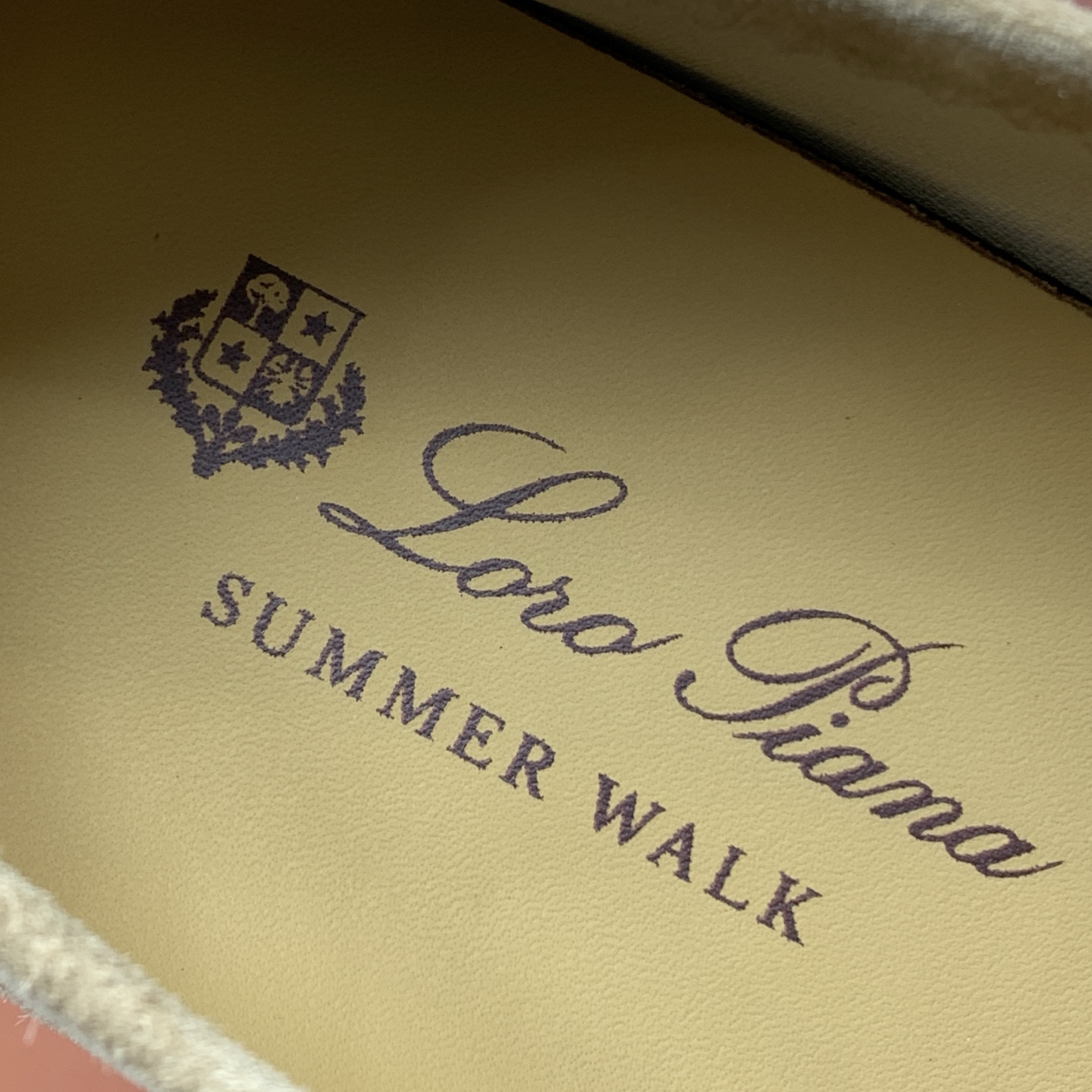 【Loro Piana】顶级版本男款乐福鞋,原版一比一。品牌低调奢华柔软一贯纯色简约的设计风格。皮质柔软舒适度极高 材质 【Loro Piana】顶级版本男款乐福鞋,原版一比一。品牌低调奢华柔软一贯纯色简约的设计风格。皮质柔软舒适度极高 材质