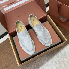 【Loro Piana】顶级版本男款乐福鞋,原版一比一。品牌低调奢华柔软一贯纯色简约的设计风格。皮质柔软舒适度极高 材质 【Loro Piana】顶级版本男款乐福鞋,原版一比一。品牌低调奢华柔软一贯纯色简约的设计风格。皮质柔软舒适度极高 材质