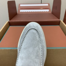 【Loro Piana】顶级版本男款乐福鞋,原版一比一。品牌低调奢华柔软一贯纯色简约的设计风格。皮质柔软舒适度极高 材质 【Loro Piana】顶级版本男款乐福鞋,原版一比一。品牌低调奢华柔软一贯纯色简约的设计风格。皮质柔软舒适度极高 材质