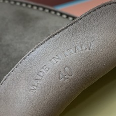 【Loro Piana】顶级版本男款乐福鞋,原版一比一。品牌低调奢华柔软一贯纯色简约的设计风格。皮质柔软舒适度极高 材质 【Loro Piana】顶级版本男款乐福鞋,原版一比一。品牌低调奢华柔软一贯纯色简约的设计风格。皮质柔软舒适度极高 材质