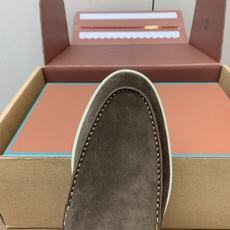 【Loro Piana】顶级版本男款乐福鞋,原版一比一。品牌低调奢华柔软一贯纯色简约的设计风格。皮质柔软舒适度极高 材质 【Loro Piana】顶级版本男款乐福鞋,原版一比一。品牌低调奢华柔软一贯纯色简约的设计风格。皮质柔软舒适度极高 材质