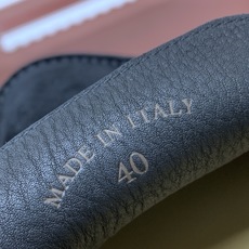 【Loro Piana】顶级版本男款乐福鞋,原版一比一。品牌低调奢华柔软一贯纯色简约的设计风格。皮质柔软舒适度极高 材质 【Loro Piana】顶级版本男款乐福鞋,原版一比一。品牌低调奢华柔软一贯纯色简约的设计风格。皮质柔软舒适度极高 材质