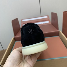 【Loro Piana】顶级版本男款乐福鞋,原版一比一。品牌低调奢华柔软一贯纯色简约的设计风格。皮质柔软舒适度极高 材质 【Loro Piana】顶级版本男款乐福鞋,原版一比一。品牌低调奢华柔软一贯纯色简约的设计风格。皮质柔软舒适度极高 材质