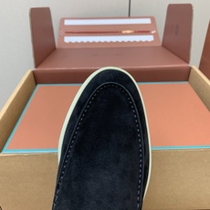 【Loro Piana】顶级版本男款乐福鞋,原版一比一。品牌低调奢华柔软一贯纯色简约的设计风格。皮质柔软舒适度极高 材质 【Loro Piana】顶级版本男款乐福鞋,原版一比一。品牌低调奢华柔软一贯纯色简约的设计风格。皮质柔软舒适度极高 材质