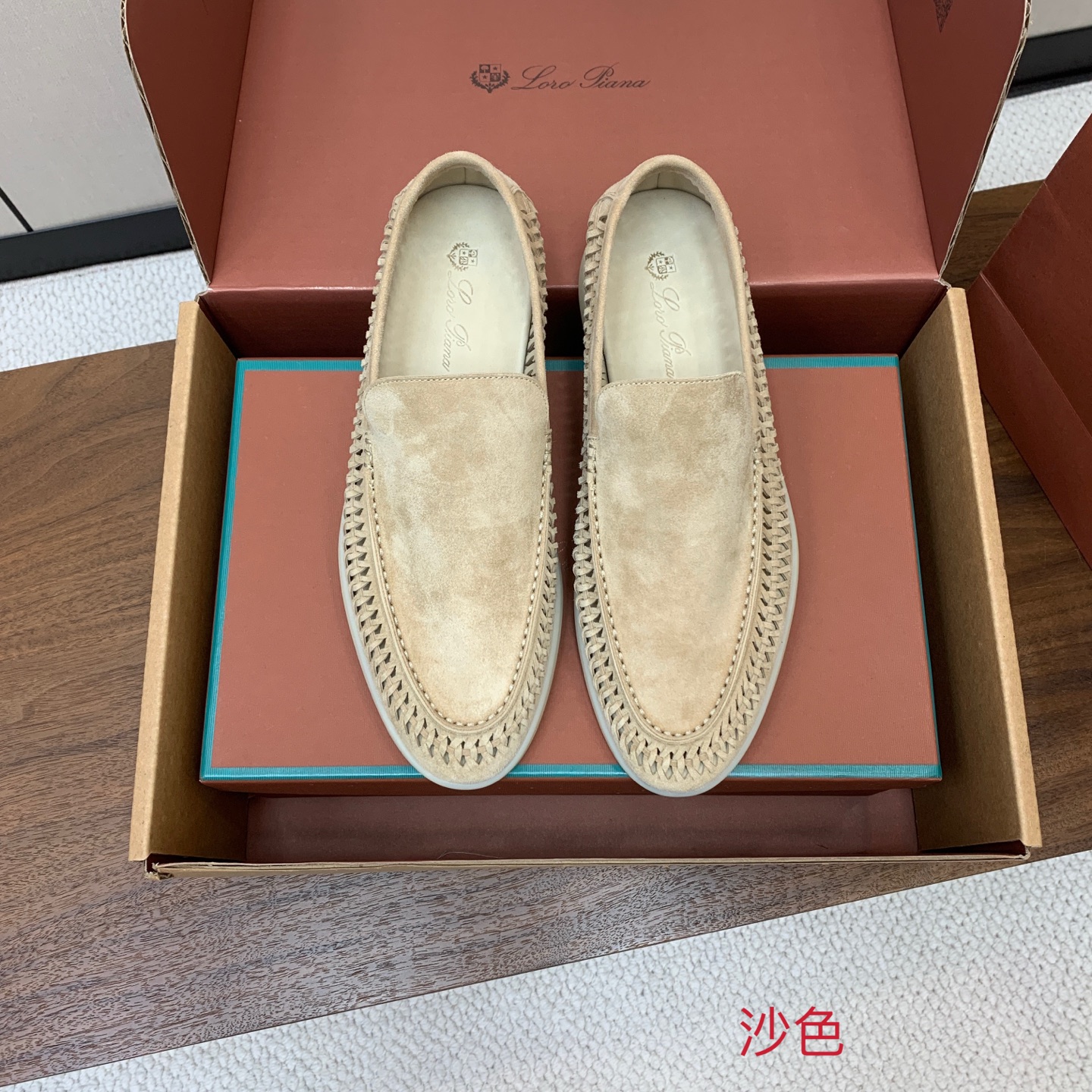 【Loro Piana】顶级版本男款编织乐福鞋，原版一比一。品牌低调奢华柔软一贯纯色简约的设计风格。皮质柔软舒适度极高 