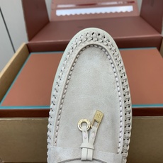 【Loro Piana】顶级版编织乐福鞋,原版一比一。品牌低调奢华柔软一贯纯色简约的设计风格。皮质柔软舒适度极高 材质: 【Loro Piana】顶级版编织乐福鞋,原版一比一。品牌低调奢华柔软一贯纯色简约的设计风格。皮质柔软舒适度极高 材质: