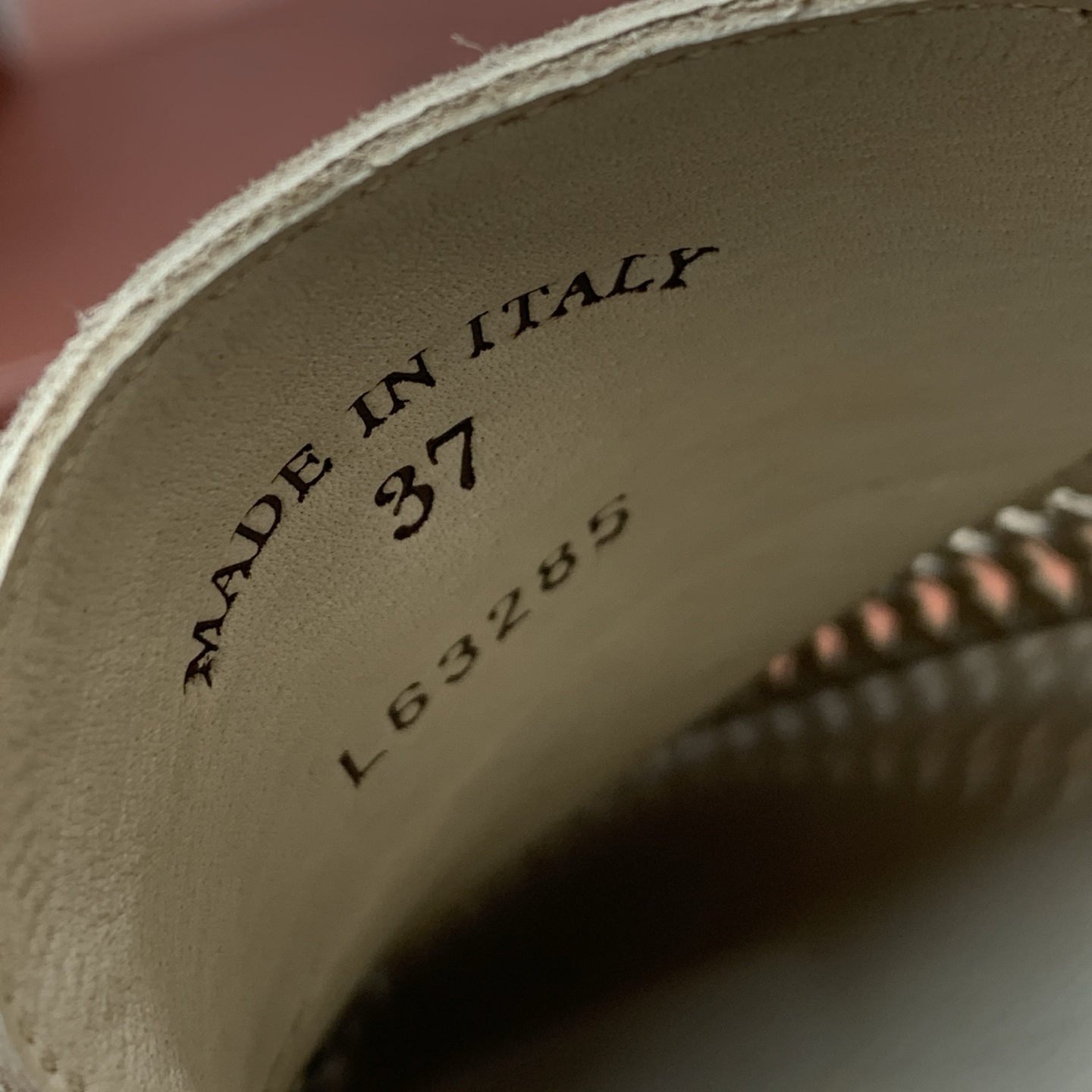 【Loro Piana】顶级版编织乐福鞋,原版一比一。品牌低调奢华柔软一贯纯色简约的设计风格。皮质柔软舒适度极高 材质: 【Loro Piana】顶级版编织乐福鞋,原版一比一。品牌低调奢华柔软一贯纯色简约的设计风格。皮质柔软舒适度极高 材质:
