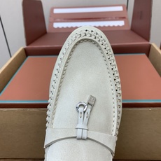 【Loro Piana】顶级版编织乐福鞋,原版一比一。品牌低调奢华柔软一贯纯色简约的设计风格。皮质柔软舒适度极高 材质: 【Loro Piana】顶级版编织乐福鞋,原版一比一。品牌低调奢华柔软一贯纯色简约的设计风格。皮质柔软舒适度极高 材质: