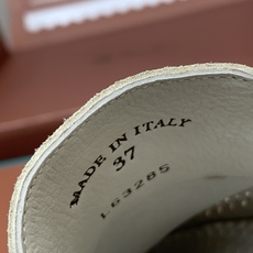 【Loro Piana】顶级版编织乐福鞋,原版一比一。品牌低调奢华柔软一贯纯色简约的设计风格。皮质柔软舒适度极高 材质: 【Loro Piana】顶级版编织乐福鞋,原版一比一。品牌低调奢华柔软一贯纯色简约的设计风格。皮质柔软舒适度极高 材质: