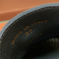 【Loro Piana】顶级版编织乐福鞋,原版一比一。品牌低调奢华柔软一贯纯色简约的设计风格。皮质柔软舒适度极高 材质: 【Loro Piana】顶级版编织乐福鞋,原版一比一。品牌低调奢华柔软一贯纯色简约的设计风格。皮质柔软舒适度极高 材质:
