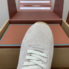 【Loro Piana】顶级版情侣款德训鞋。原版一比一。品牌低调奢华柔软一贯纯色简约的设计风格。皮质柔软舒适度极高 材质 【Loro Piana】顶级版情侣款德训鞋。原版一比一。品牌低调奢华柔软一贯纯色简约的设计风格。皮质柔软舒适度极高 材质