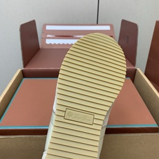 【Loro Piana】顶级版情侣款德训鞋。原版一比一。品牌低调奢华柔软一贯纯色简约的设计风格。皮质柔软舒适度极高 材质 【Loro Piana】顶级版情侣款德训鞋。原版一比一。品牌低调奢华柔软一贯纯色简约的设计风格。皮质柔软舒适度极高 材质