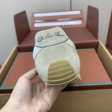 【Loro Piana】顶级版情侣款德训鞋。原版一比一。品牌低调奢华柔软一贯纯色简约的设计风格。皮质柔软舒适度极高 材质 【Loro Piana】顶级版情侣款德训鞋。原版一比一。品牌低调奢华柔软一贯纯色简约的设计风格。皮质柔软舒适度极高 材质