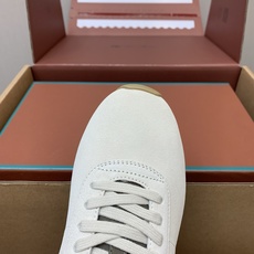 【Loro Piana】顶级版情侣款德训鞋。原版一比一。品牌低调奢华柔软一贯纯色简约的设计风格。皮质柔软舒适度极高 材质 【Loro Piana】顶级版情侣款德训鞋。原版一比一。品牌低调奢华柔软一贯纯色简约的设计风格。皮质柔软舒适度极高 材质