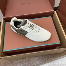 【Loro Piana】顶级版情侣款德训鞋。原版一比一。品牌低调奢华柔软一贯纯色简约的设计风格。皮质柔软舒适度极高 材质 【Loro Piana】顶级版情侣款德训鞋。原版一比一。品牌低调奢华柔软一贯纯色简约的设计风格。皮质柔软舒适度极高 材质