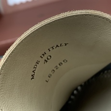 【Loro Piana】顶级版本男款编织乐福鞋,原版一比一。品牌低调奢华柔软一贯纯色简约的设计风格。皮质柔软舒适度极高 【Loro Piana】顶级版本男款编织乐福鞋,原版一比一。品牌低调奢华柔软一贯纯色简约的设计风格。皮质柔软舒适度极高