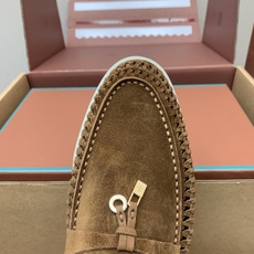 【Loro Piana】顶级版编织乐福鞋,原版一比一。品牌低调奢华柔软一贯纯色简约的设计风格。皮质柔软舒适度极高 材质: 【Loro Piana】顶级版编织乐福鞋,原版一比一。品牌低调奢华柔软一贯纯色简约的设计风格。皮质柔软舒适度极高 材质: