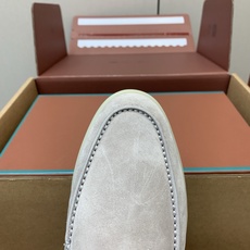【Loro Piana】情侣款顶级版本高帮乐福鞋,原版一比一。品牌低调奢华柔软一贯纯色简约的设计风格。皮质柔软舒适度极高 【Loro Piana】情侣款顶级版本高帮乐福鞋,原版一比一。品牌低调奢华柔软一贯纯色简约的设计风格。皮质柔软舒适度极高