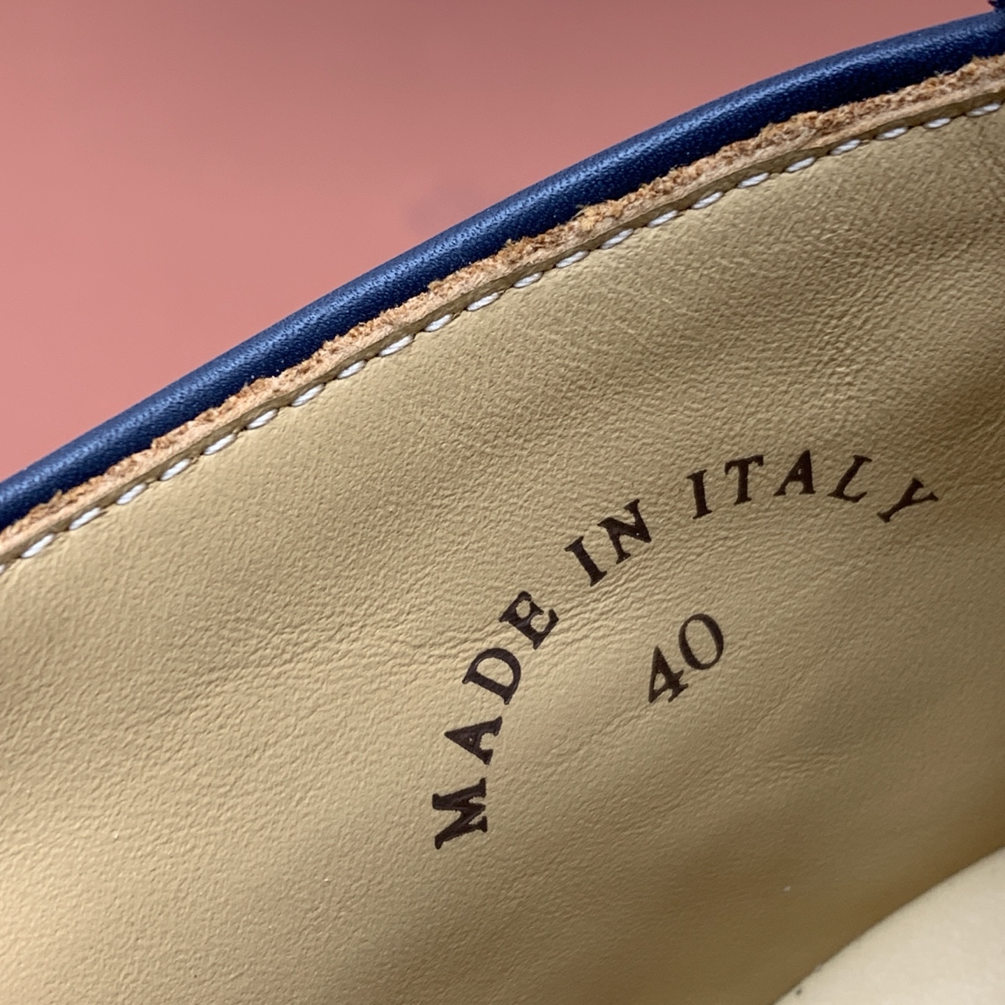 【Loro Piana】情侣款顶级版本高帮乐福鞋,原版一比一。品牌低调奢华柔软一贯纯色简约的设计风格。皮质柔软舒适度极高 【Loro Piana】情侣款顶级版本高帮乐福鞋,原版一比一。品牌低调奢华柔软一贯纯色简约的设计风格。皮质柔软舒适度极高