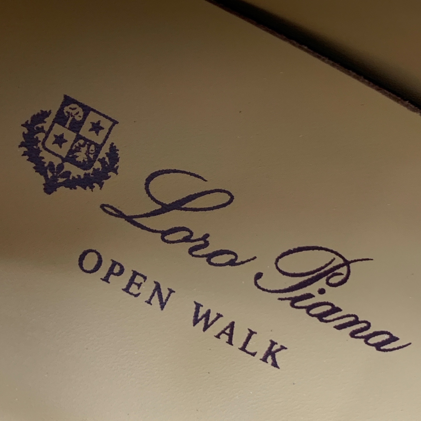 【Loro Piana】情侣款顶级版本高帮乐福鞋,原版一比一。品牌低调奢华柔软一贯纯色简约的设计风格。皮质柔软舒适度极高 【Loro Piana】情侣款顶级版本高帮乐福鞋,原版一比一。品牌低调奢华柔软一贯纯色简约的设计风格。皮质柔软舒适度极高