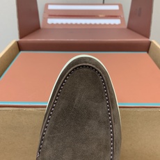 【Loro Piana】情侣款顶级版本高帮乐福鞋,原版一比一。品牌低调奢华柔软一贯纯色简约的设计风格。皮质柔软舒适度极高 【Loro Piana】情侣款顶级版本高帮乐福鞋,原版一比一。品牌低调奢华柔软一贯纯色简约的设计风格。皮质柔软舒适度极高