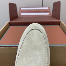 【Loro Piana】情侣款顶级版本高帮乐福鞋,原版一比一。品牌低调奢华柔软一贯纯色简约的设计风格。皮质柔软舒适度极高 【Loro Piana】情侣款顶级版本高帮乐福鞋,原版一比一。品牌低调奢华柔软一贯纯色简约的设计风格。皮质柔软舒适度极高