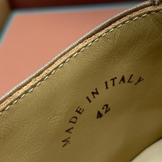 【Loro Piana】情侣款顶级版本高帮乐福鞋,原版一比一。品牌低调奢华柔软一贯纯色简约的设计风格。皮质柔软舒适度极高 【Loro Piana】情侣款顶级版本高帮乐福鞋,原版一比一。品牌低调奢华柔软一贯纯色简约的设计风格。皮质柔软舒适度极高