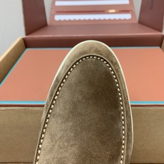 【Loro Piana】情侣款顶级版本高帮乐福鞋,原版一比一。品牌低调奢华柔软一贯纯色简约的设计风格。皮质柔软舒适度极高 【Loro Piana】情侣款顶级版本高帮乐福鞋,原版一比一。品牌低调奢华柔软一贯纯色简约的设计风格。皮质柔软舒适度极高