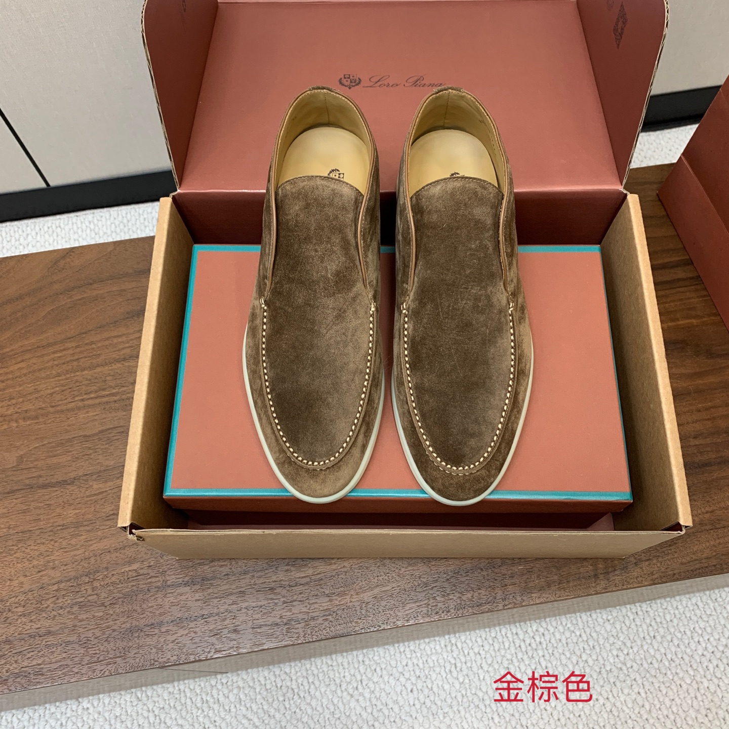 【Loro Piana】情侣款顶级版本高帮乐福鞋，原版一比一。品牌低调奢华柔软一贯纯色简约的设计风格。皮质柔软舒适度极高