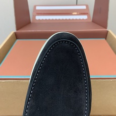 【Loro Piana】情侣款顶级版本高帮乐福鞋,原版一比一。品牌低调奢华柔软一贯纯色简约的设计风格。皮质柔软舒适度极高 【Loro Piana】情侣款顶级版本高帮乐福鞋,原版一比一。品牌低调奢华柔软一贯纯色简约的设计风格。皮质柔软舒适度极高