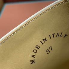【Loro Piana】情侣款顶级版本高帮乐福鞋,原版一比一。品牌低调奢华柔软一贯纯色简约的设计风格。皮质柔软舒适度极高 【Loro Piana】情侣款顶级版本高帮乐福鞋,原版一比一。品牌低调奢华柔软一贯纯色简约的设计风格。皮质柔软舒适度极高