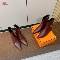 【Herm*s】尖头短靴。简约大气。从来不会过时。鞋面小牛皮,牛皮内里。真皮大底。有平底和3.5cm2️⃣种选择。 码数 【Herm*s】尖头短靴。简约大气。从来不会过时。鞋面小牛皮,牛皮内里。真皮大底。有平底和3.5cm2️⃣种选择。 码数