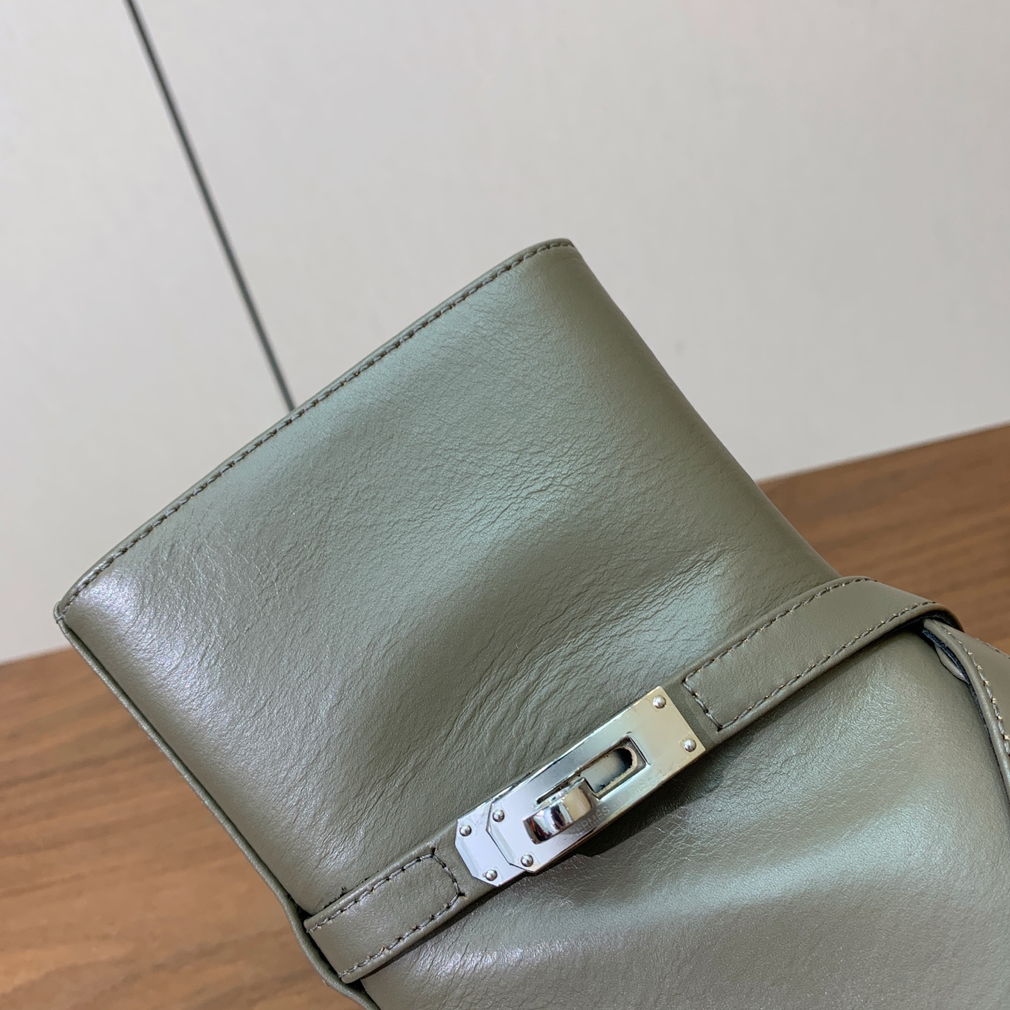 【Herm*s】尖头短靴。简约大气。从来不会过时。鞋面小牛皮，牛皮内里。真皮大底。有平底和3.5cm2️⃣种选择。 码数