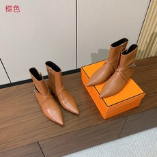 【Herm*s】尖头短靴。简约大气。从来不会过时。鞋面小牛皮,牛皮内里。真皮大底。有平底和3.5cm2️⃣种选择。 码数 【Herm*s】尖头短靴。简约大气。从来不会过时。鞋面小牛皮,牛皮内里。真皮大底。有平底和3.5cm2️⃣种选择。 码数