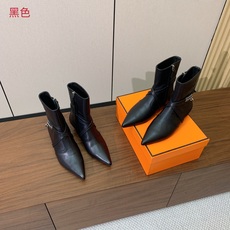 【Herm*s】尖头短靴。简约大气。从来不会过时。鞋面小牛皮,牛皮内里。真皮大底。有平底和3.5cm2️⃣种选择。 码数 【Herm*s】尖头短靴。简约大气。从来不会过时。鞋面小牛皮,牛皮内里。真皮大底。有平底和3.5cm2️⃣种选择。 码数