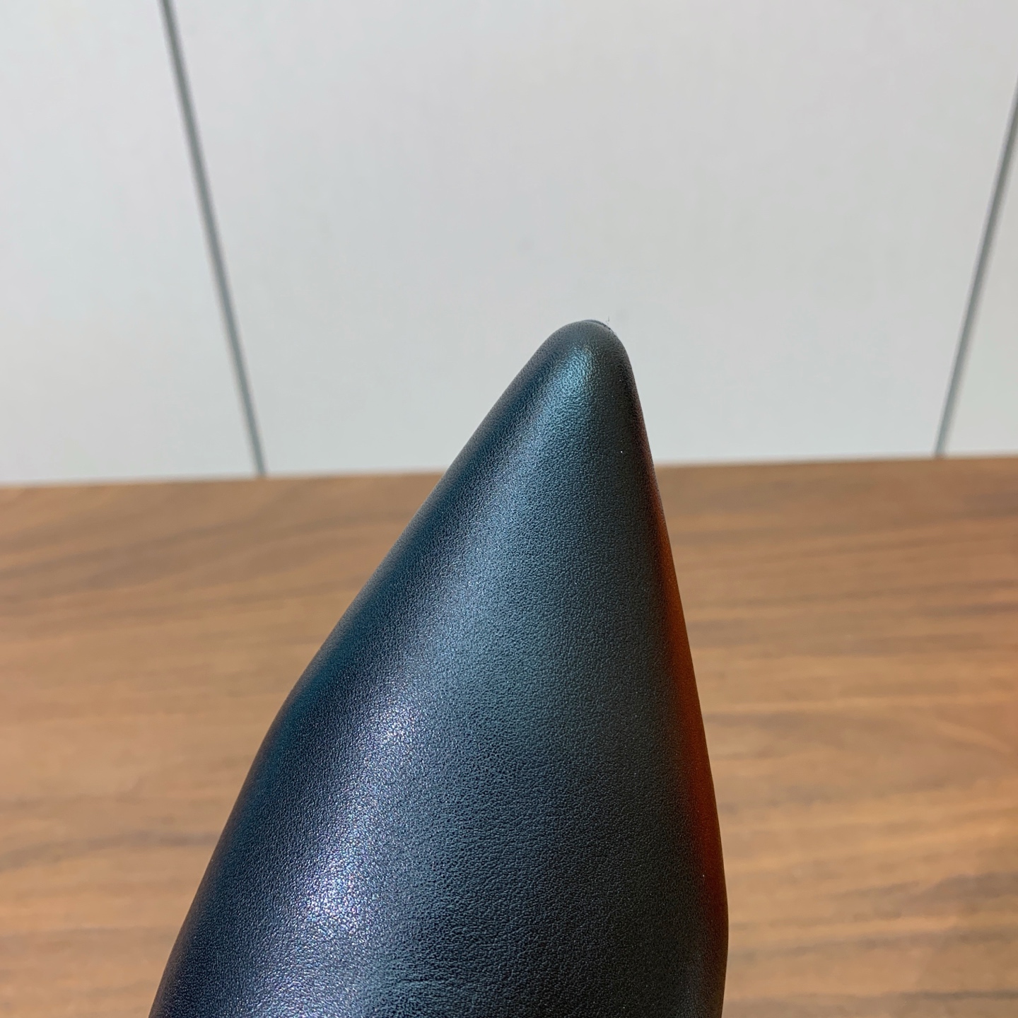 【Herm*s】尖头短靴。简约大气。从来不会过时。鞋面小牛皮，牛皮内里。真皮大底。有平底和3.5cm2️⃣种选择。 码数