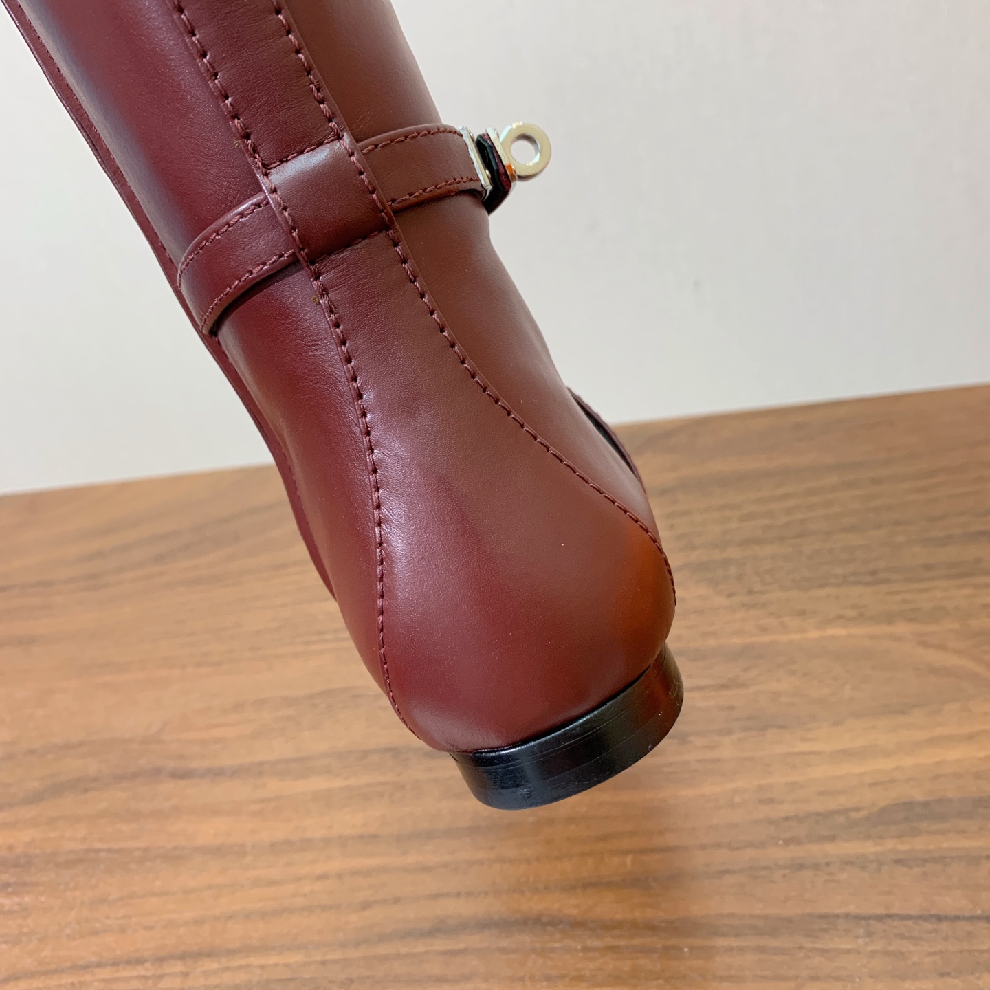 【Herm*s】尖头长靴。简约大气。从来不会过时。鞋面小牛皮，牛皮内里。真皮大底。有平底和3.5cm2️⃣种选择。 码数