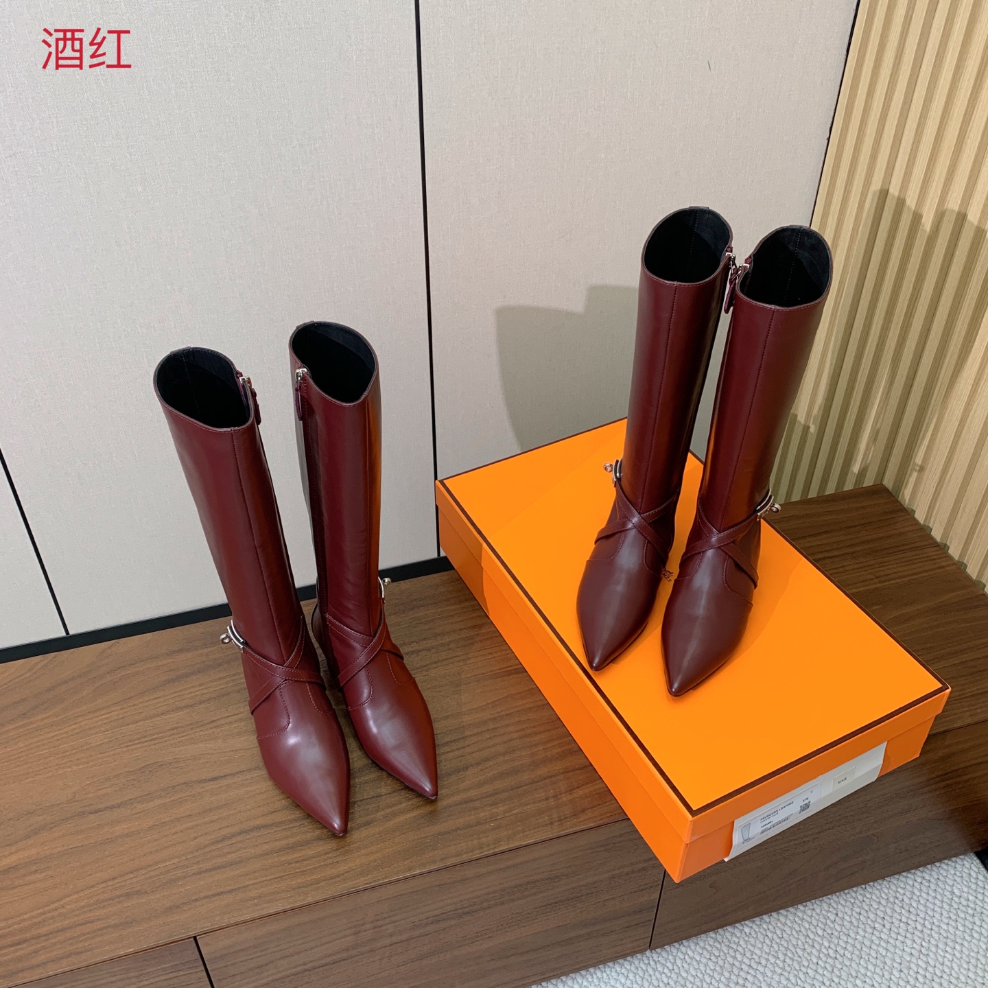 【Herm*s】尖头长靴。简约大气。从来不会过时。鞋面小牛皮，牛皮内里。真皮大底。有平底和3.5cm2️⃣种选择。 码数