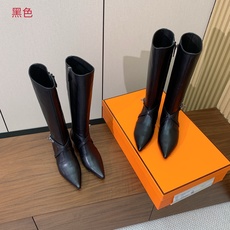 【Herm*s】尖头长靴。简约大气。从来不会过时。鞋面小牛皮,牛皮内里。真皮大底。有平底和3.5cm2️⃣种选择。 码数 【Herm*s】尖头长靴。简约大气。从来不会过时。鞋面小牛皮,牛皮内里。真皮大底。有平底和3.5cm2️⃣种选择。 码数